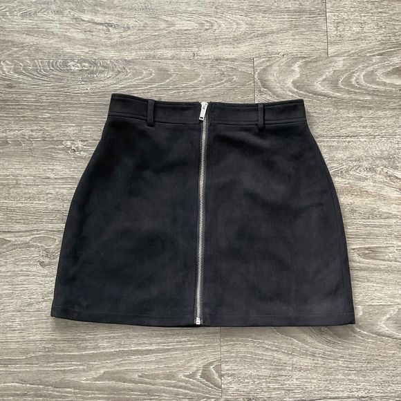 Forever 21 Womens Juniors Faux Suede Mini Skirt Black Zip‎ Up Size Medium - Picture 1 of 5